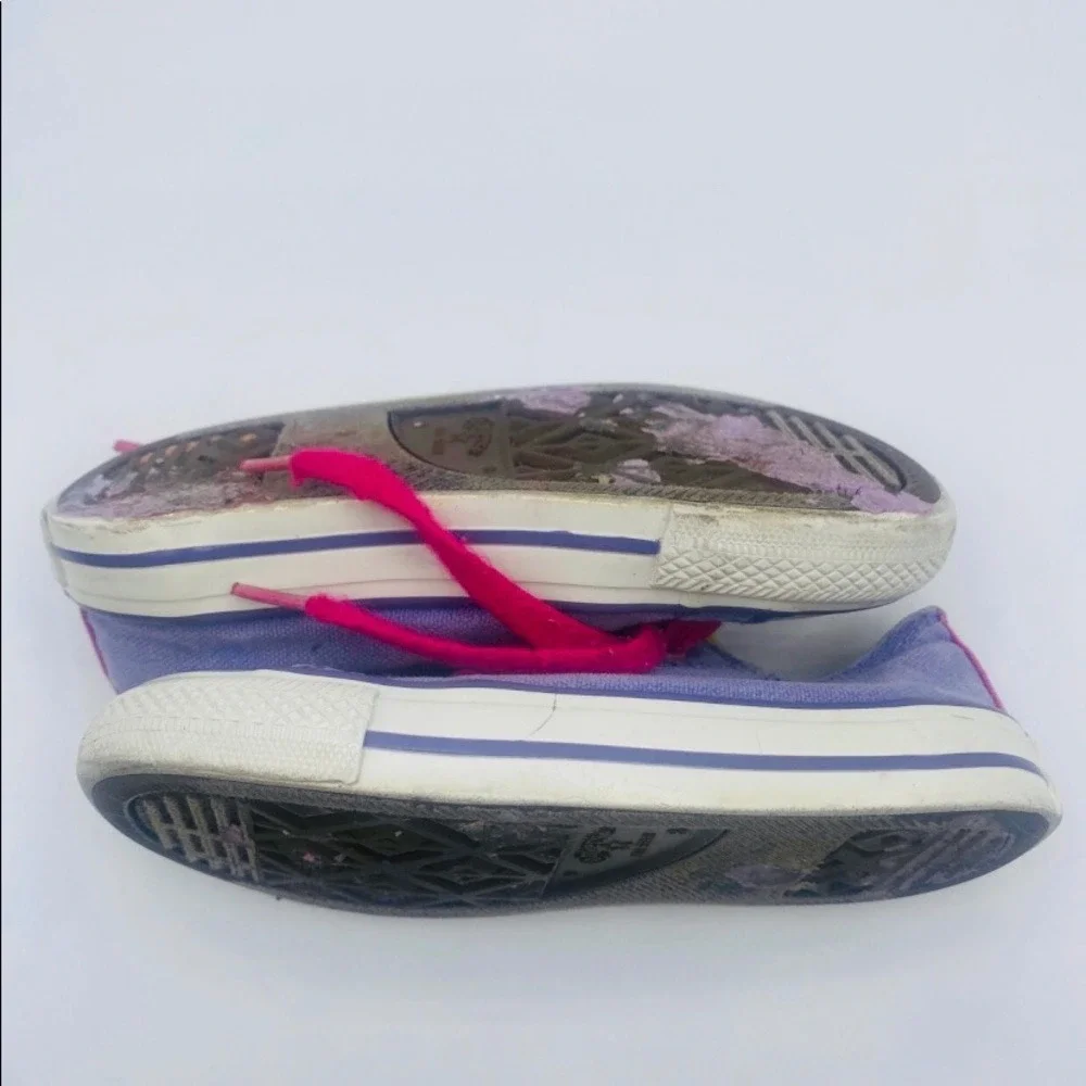 Converse All Star girl sneakers purple size 8 with pink laces
